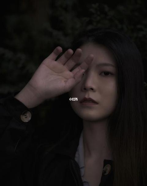 为什么手机拍完照片就变暗