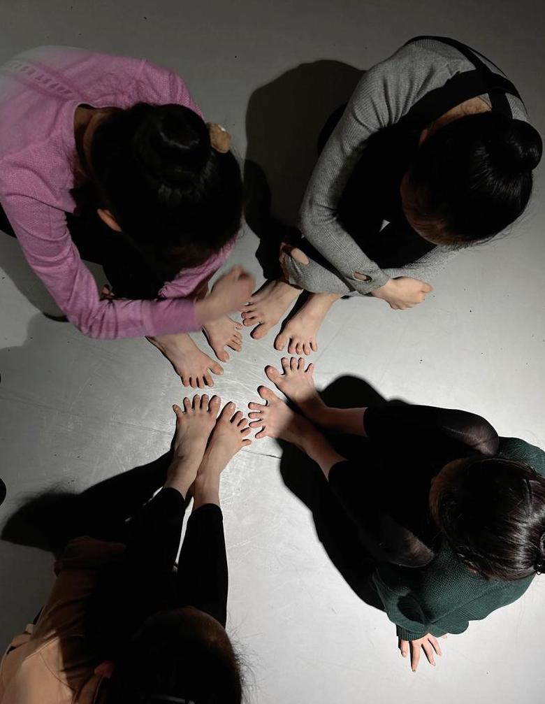 手舞足蹈：快乐与热情的肢体表达