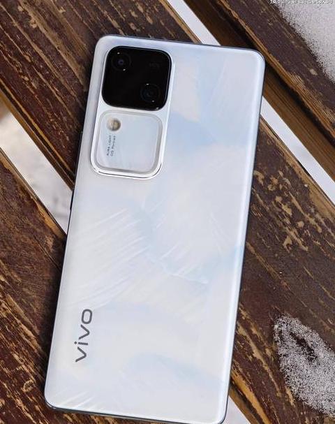 2024年热门小尺寸手机盘点：小米15、VivoX200ProMini等