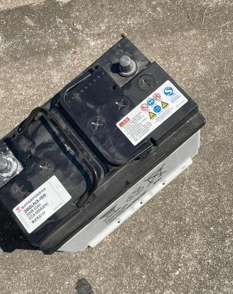 摩托车电瓶型号解析及维护技巧